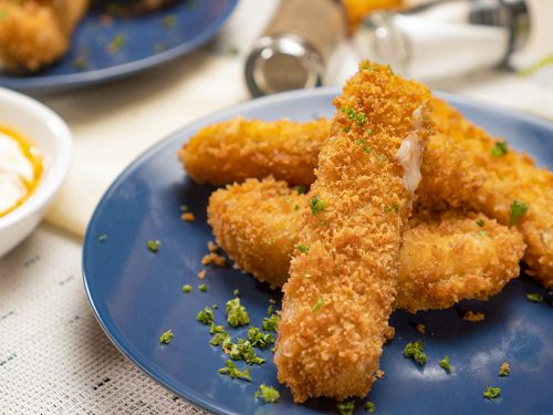 copycat-applebee's-mozzarella-sticks-recipe