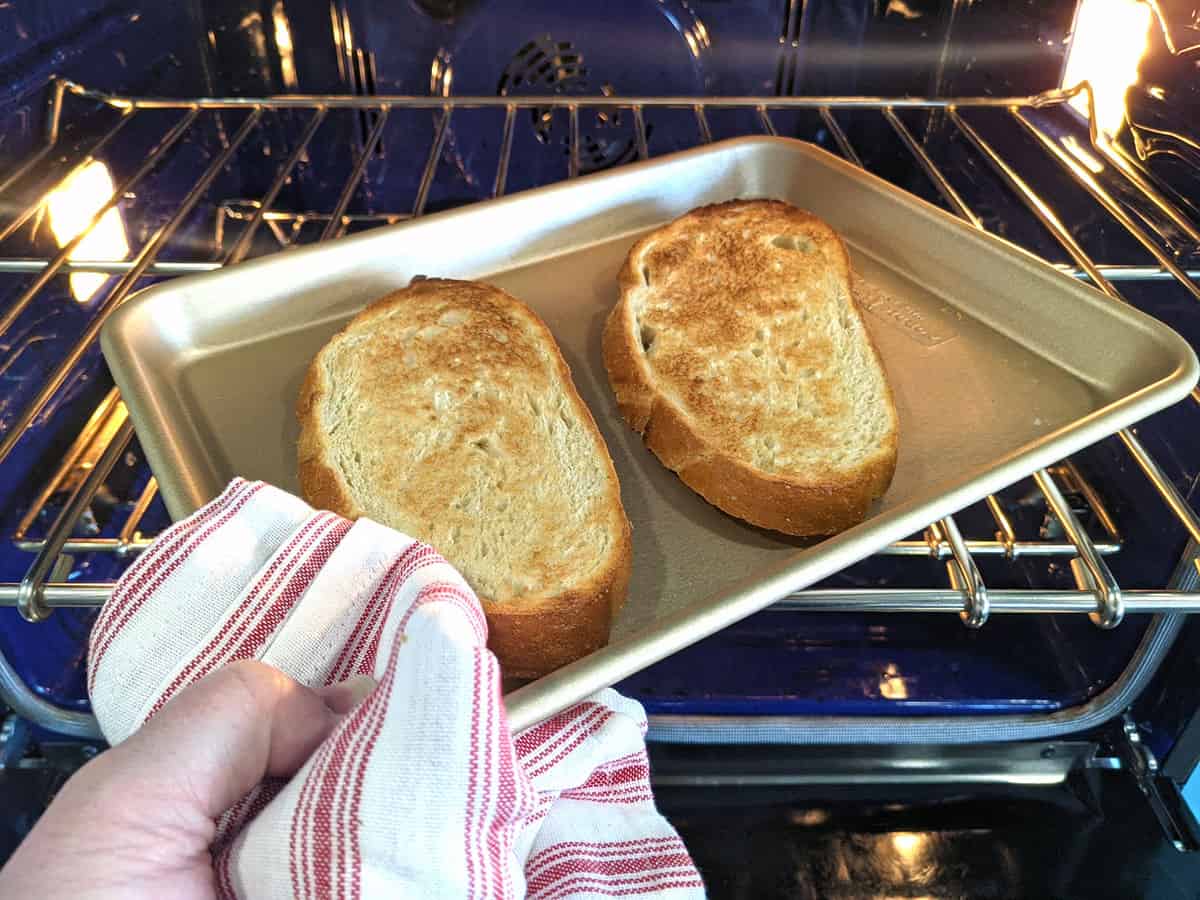 how-to-broil-toast-in-oven